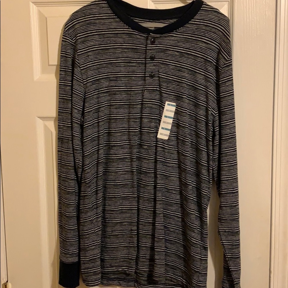 Old Navy T-shirt